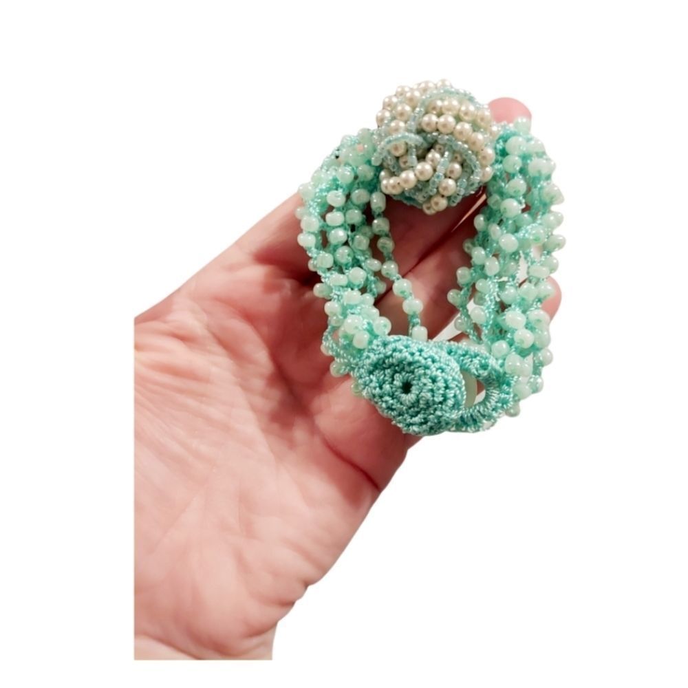𝅺aqua crocheted pearl beaded bracelet